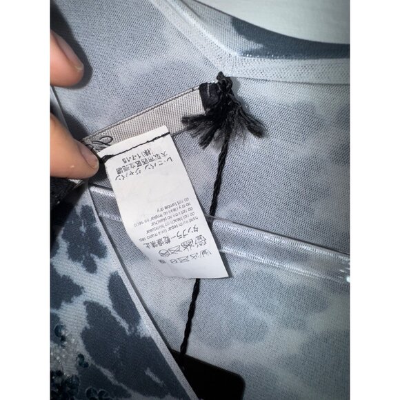 Les Copains V-Neck Floral Sequined Shirt Top Size 44 Stretch NWT Blue White Luxe - Picture 7 of 10